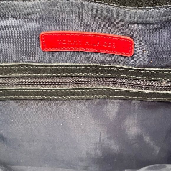 BLACK TOMMY HILFIGER TOTE BAG EUC - Picture 4 of 7